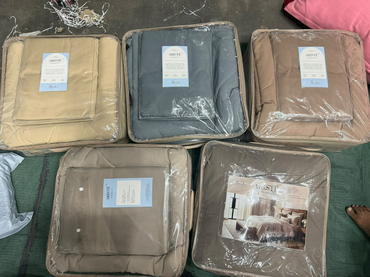 Ariste solid King size Comforter set